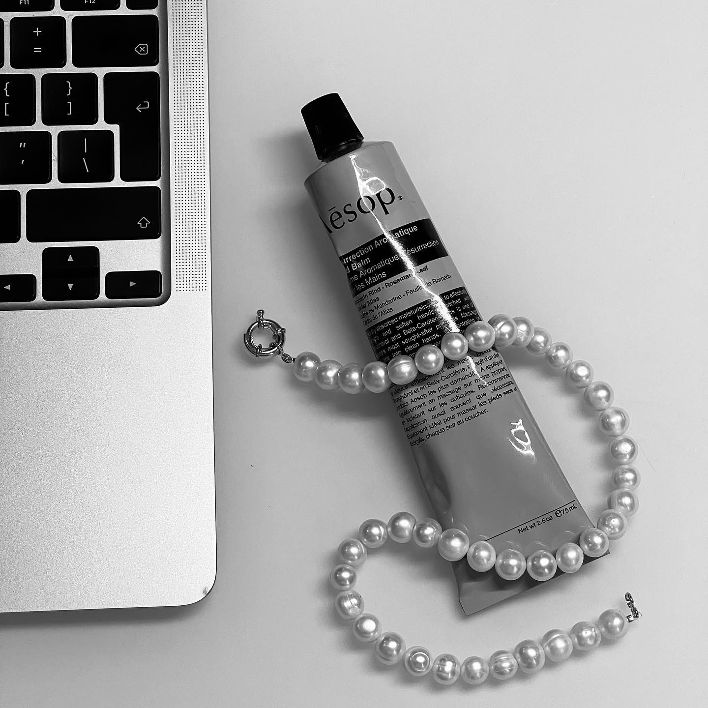 Pearls still life